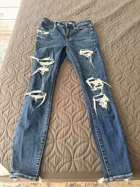 American Eagle Outfitters Ripped Medium Blue Skinny Jeans